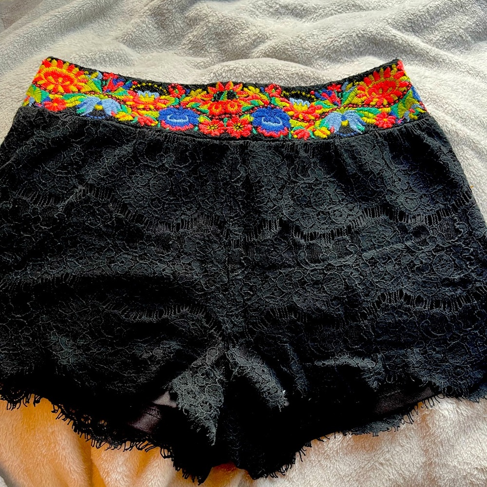 Floral lace shorts
